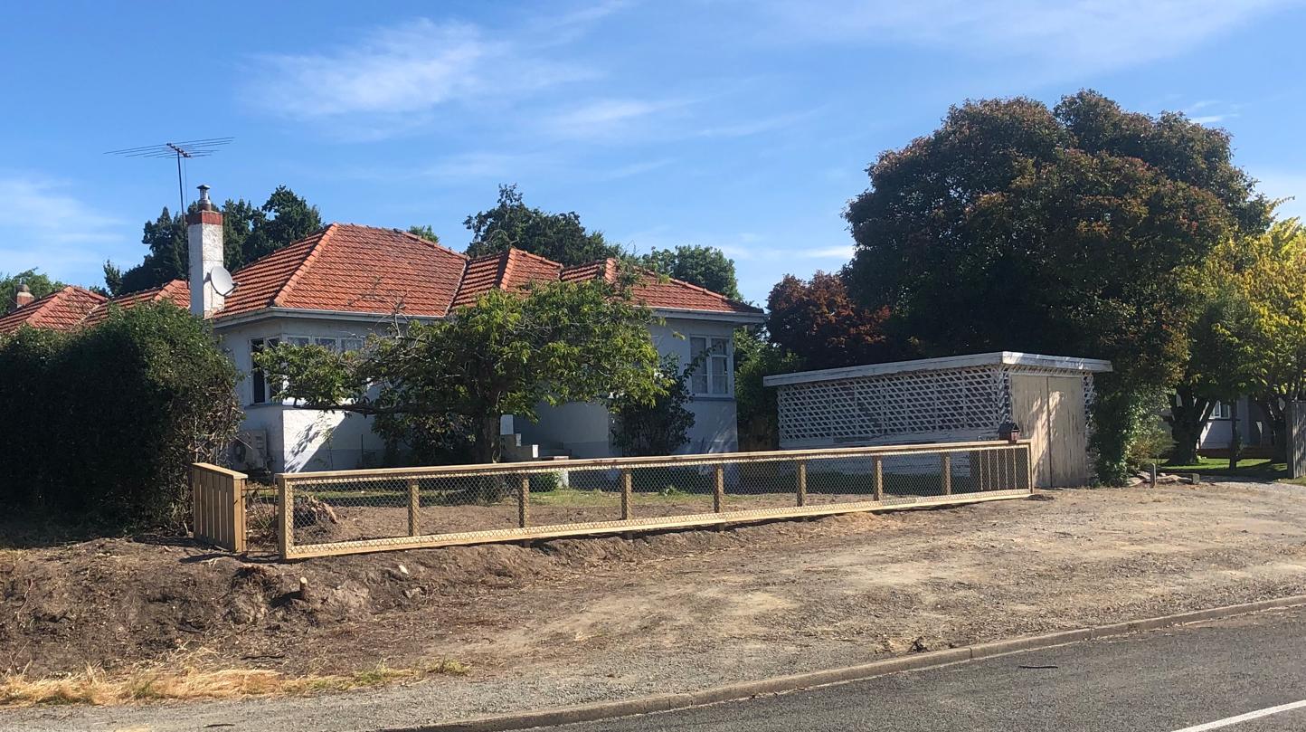 2 30 Kirkwall St, Palmerston Building of the new fence is now completed looking towards the right side of the property JDBuilders