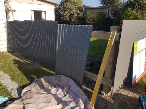 4 125 Beach St, Waikouaiti finishing off creating some new fencing around at the back of the property JDBuilders