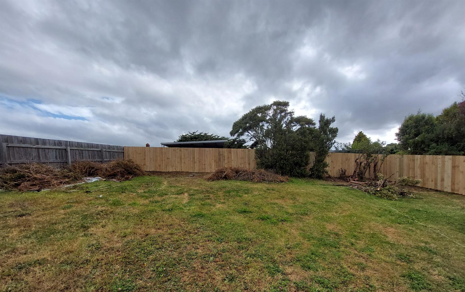 Main 13 Beach St, Waikouaiti Completion photo of the new fence built in Waikouaiti JDBuilders