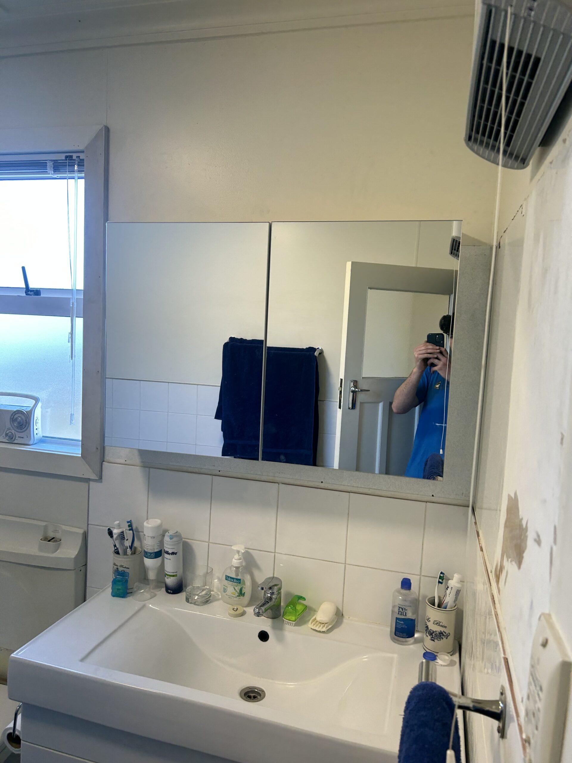 4 1 Wardlaw St Musselburgh Dunedin Install new Nouveau Vivo mirror cabinet 900x600 (WxH) JDBuilders