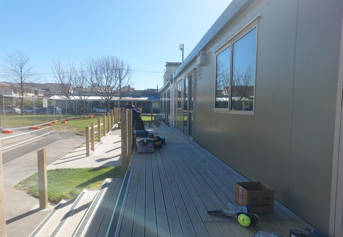 18 Fenwick Primary School, Oamaru Long view from the top of the deck looking north from the learning spaces JDBuilders