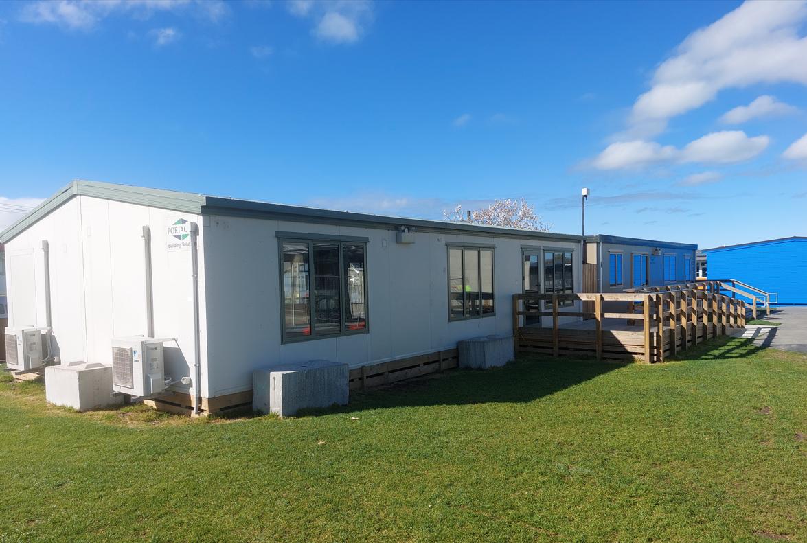 5 Fenwick Primary School, Oamaru View of both learning spaces and decking ready for removal JDBuilders