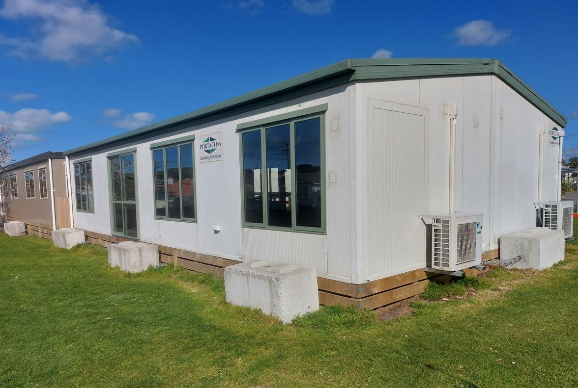 6 Fenwick Primary School, Oamaru View of the anchor blocks onthe east side JDBuilders