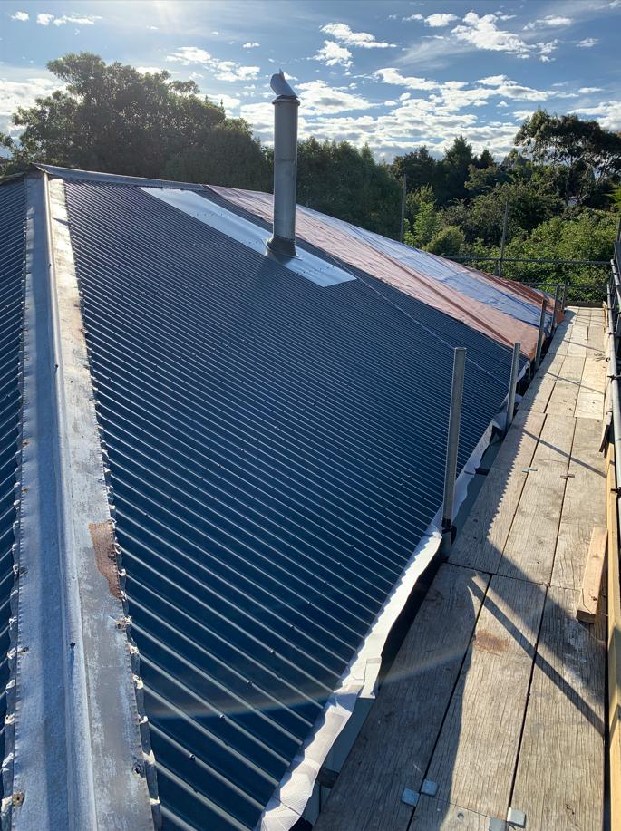 11 254 Brockville Rd, Dunedin New roofing being installed on the East side JDBuilders