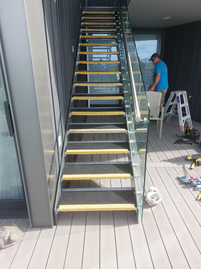 3 15 Pareta Ave, Karitane New carpet installed on steps, re attach bullnose brackets and add aluminium brackets at rear to provide additional support JDBuilders