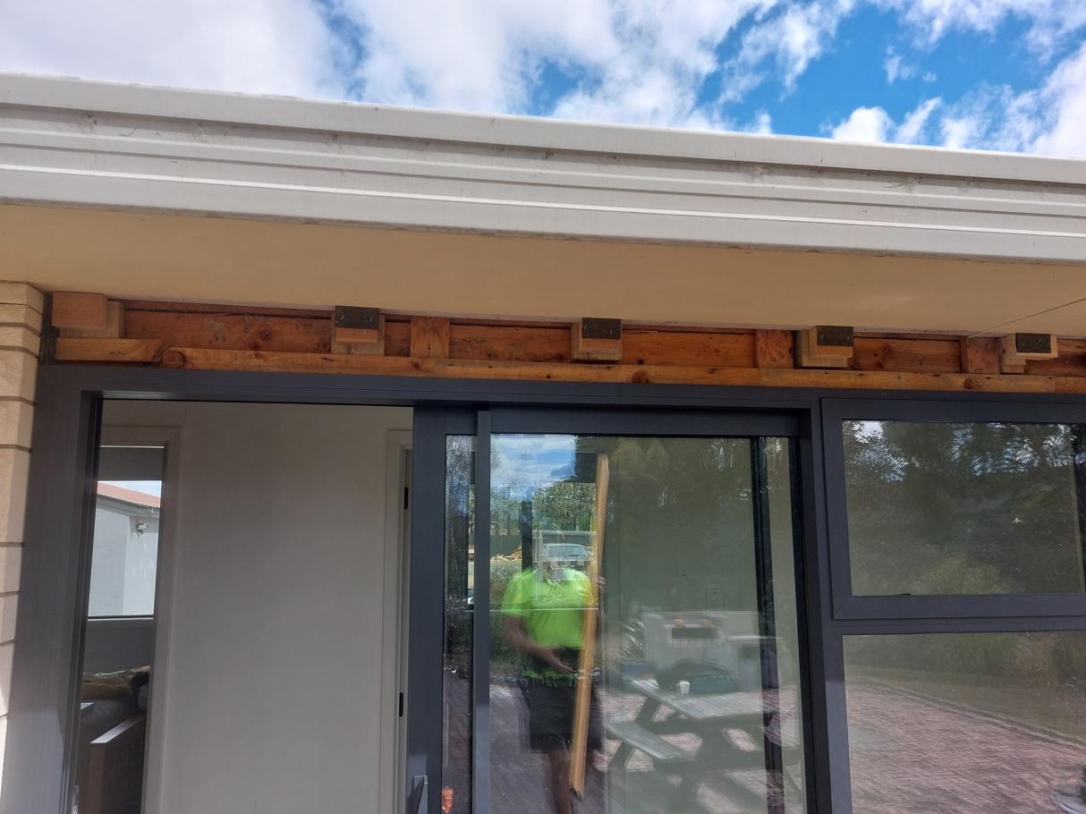 6 195 Galbraith Rd, Flagswamp Installing the new sliding door for the hallway JDBuilders